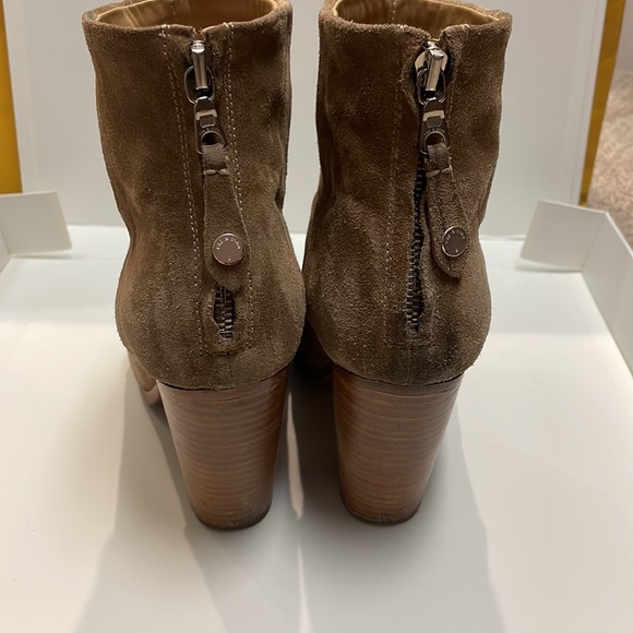 Classic Newbury Boots from Rag and Bone in tan suede, box and dust bag included - Picture 3 of 12